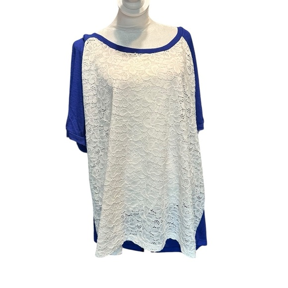 torrid Tops - Torrid women's size 4 white and blue lace blouse